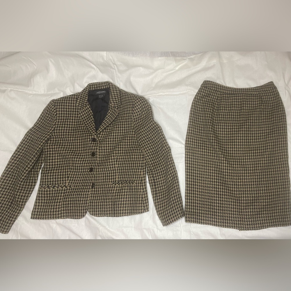 Cynthia Howie Tan & Black Houndstooth Blazer and Skirt Set - Size 6